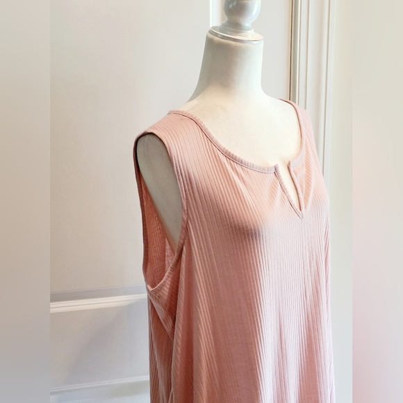 🌺Lane Bryant Sleeveless Top Light Pink - Picture 3 of 6